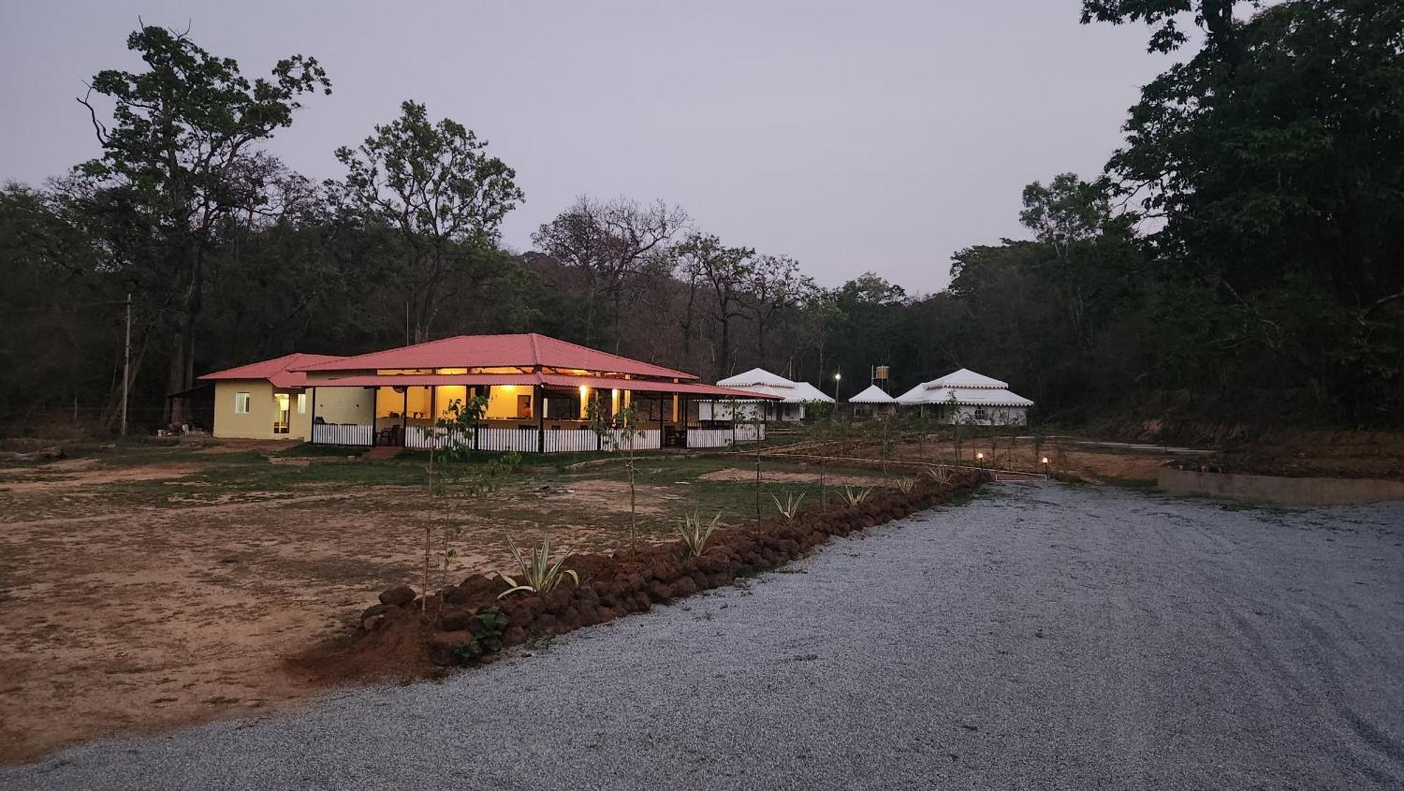 Woods Creek Apartment Dandeli Ngoại thất bức ảnh